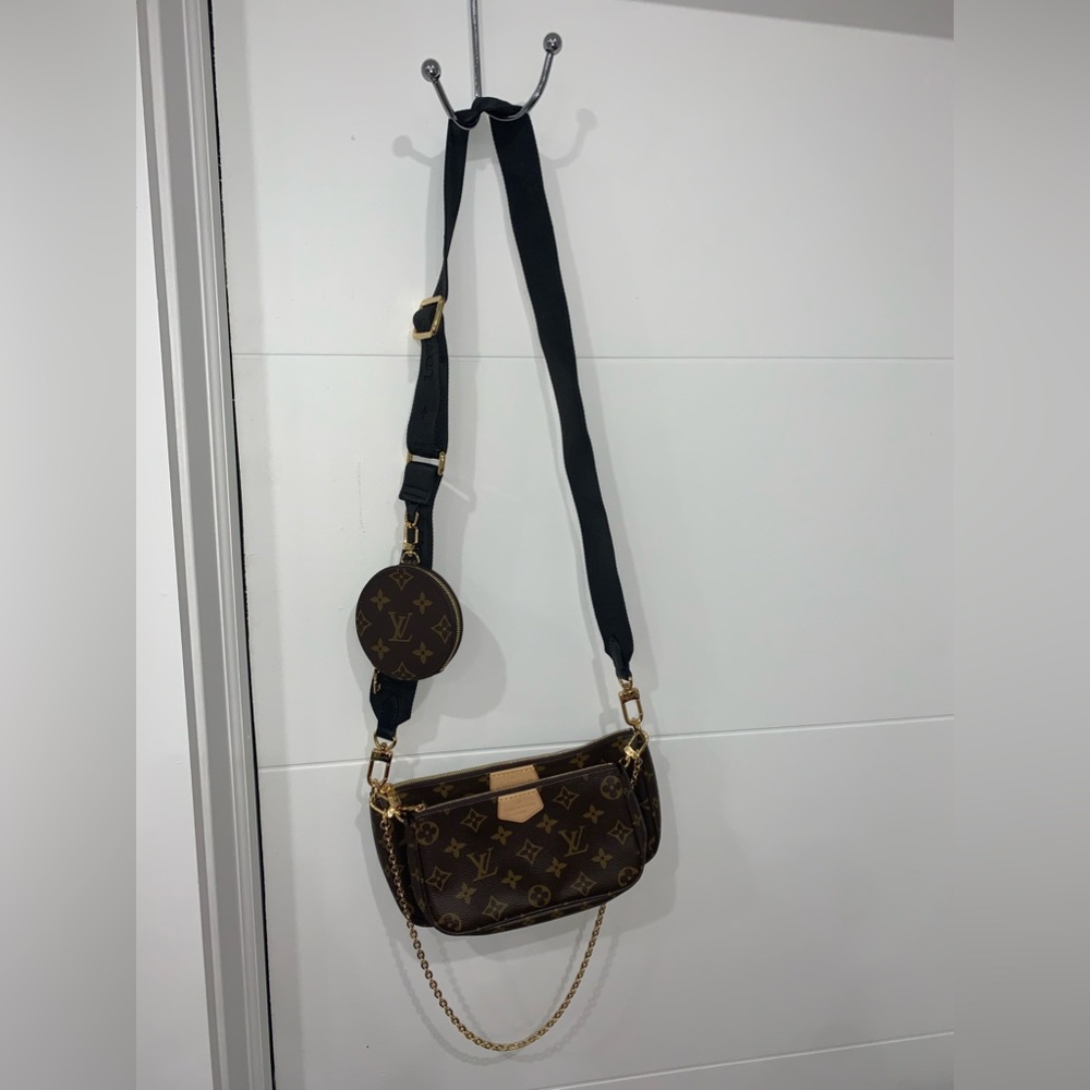 💜SELLING LV MULTI POCHETTE💜